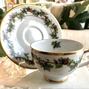 Christmas Holly & The Ivy by Royal Gallery Teacup